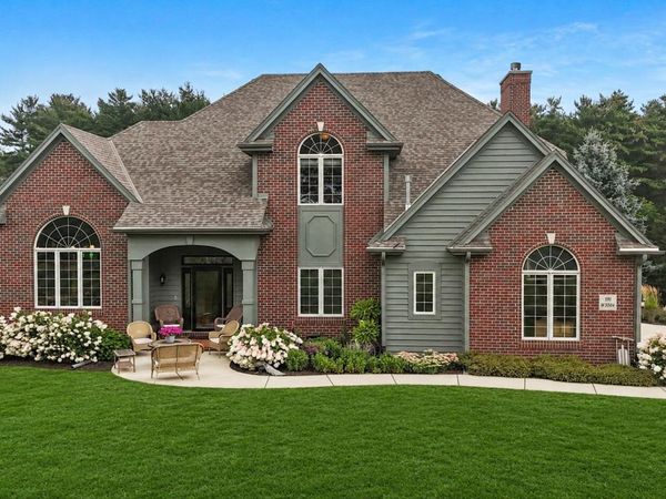 S91W31504 Grace Trl, Mukwonago, WI 53149
