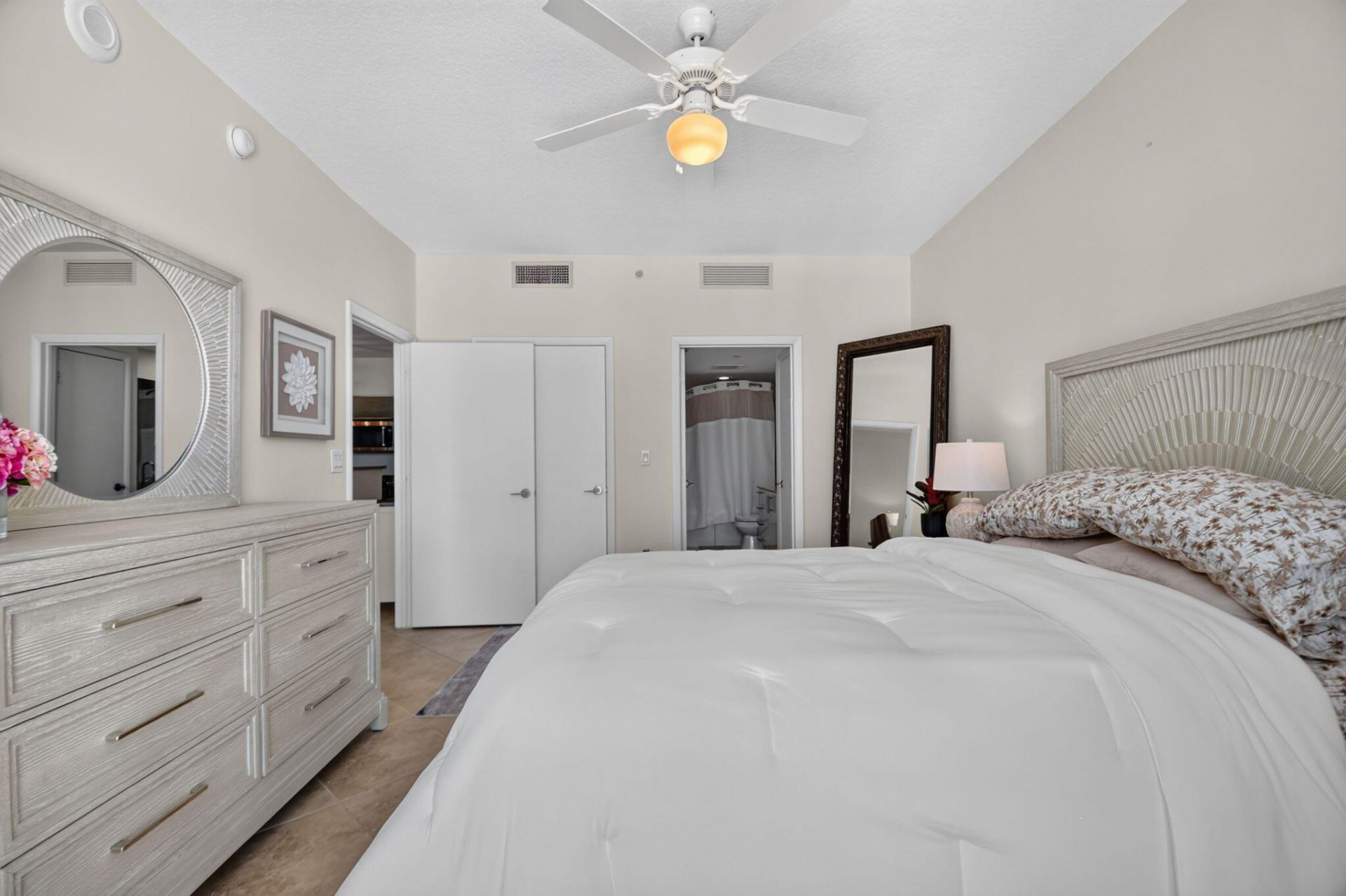 550 Okeechobee Boulevard, Unit 1618, West Palm Beach, FL 33401 Photo