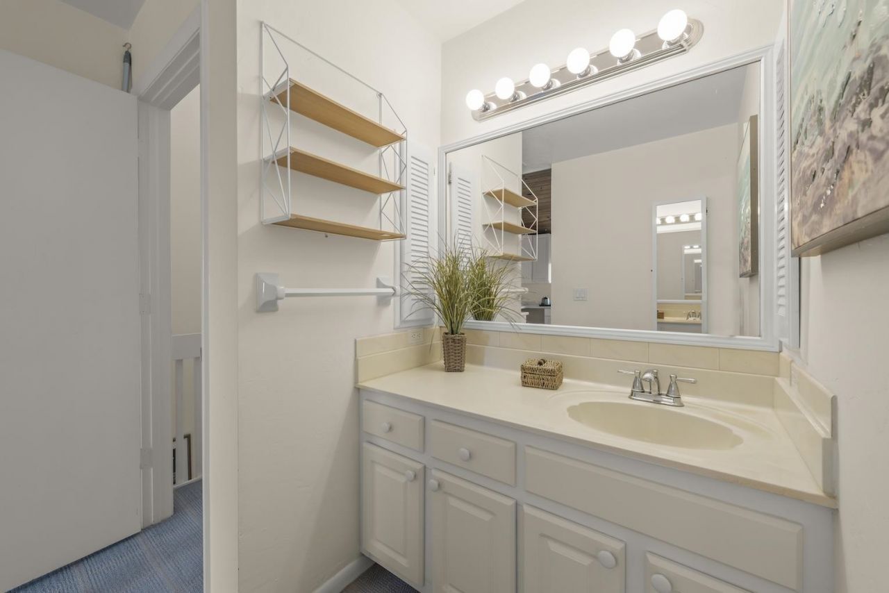 1394 Middle Gulf Dr, Unit C, Sanibel, FL 33957 Photo