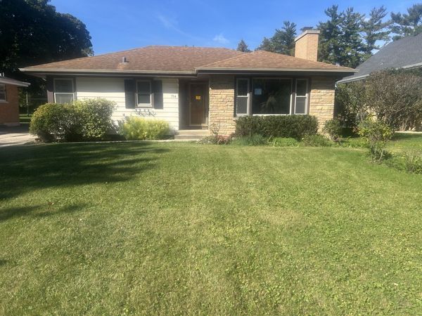 714 S Villa Avenue , Villa Park, IL 60181