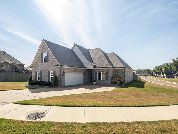 1060 PETTIGREW DR, Hernando, MS 38632