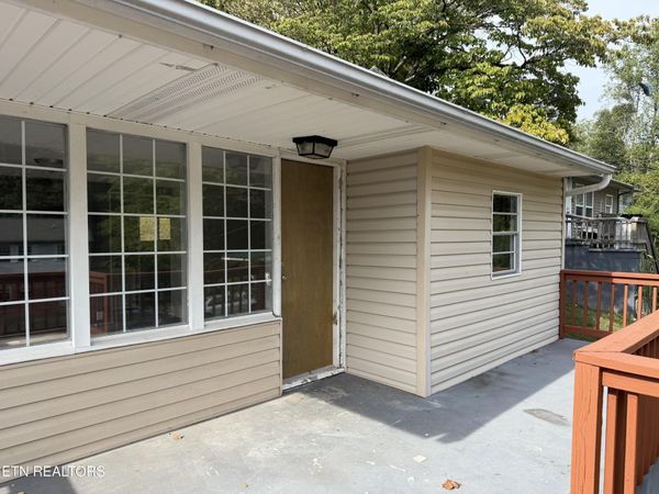 153 Johnson Rd, Oak Ridge, TN 37830