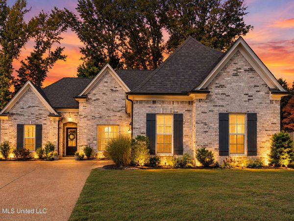 1703 Benton Drive, Nesbit, MS 38651