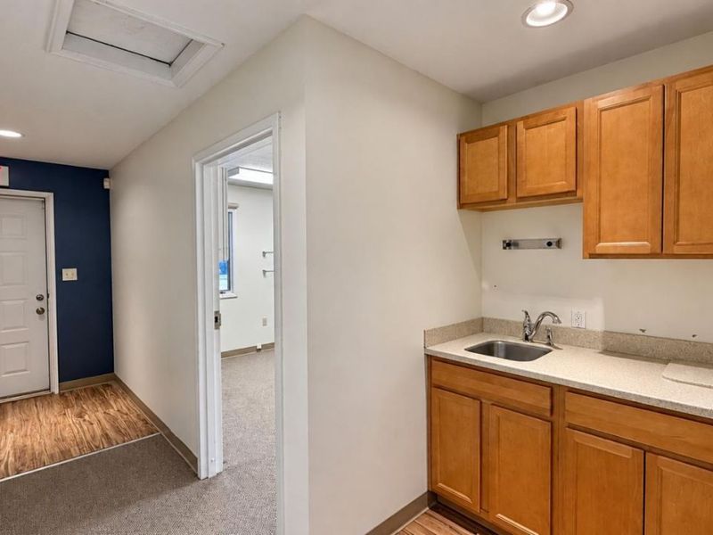 12057 Sheraton Lane, Unit 4, Springdale, OH 45246 Photo 10