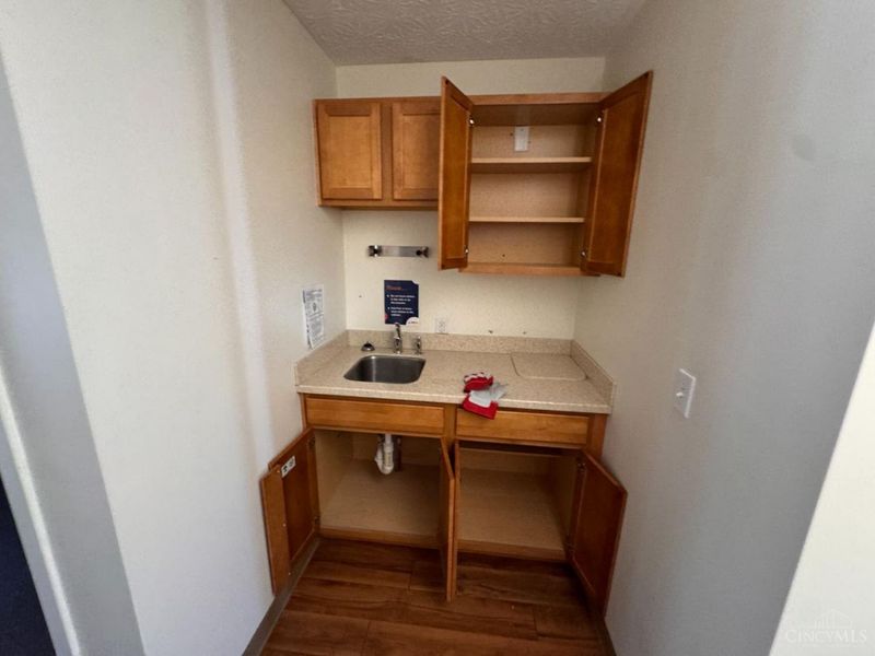 12057 Sheraton Lane, Unit 4, Springdale, OH 45246 Photo 14