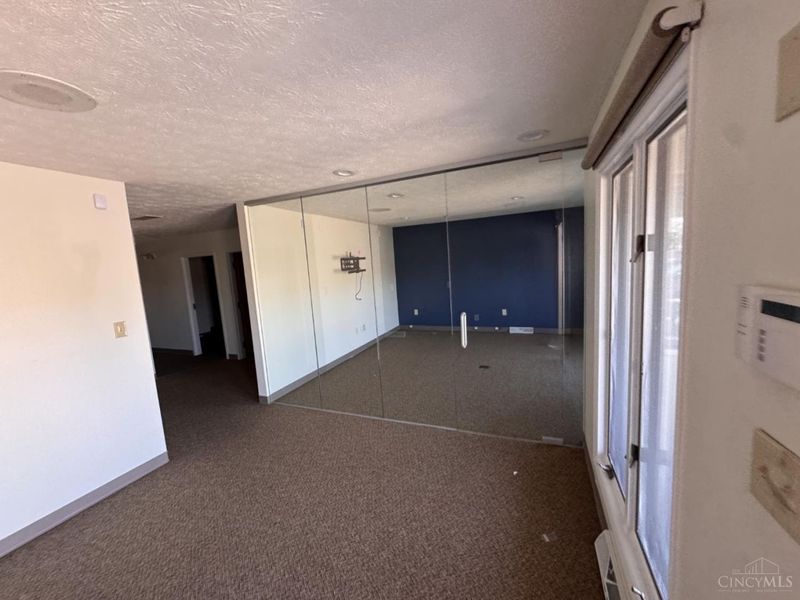 12057 Sheraton Lane, Unit 4, Springdale, OH 45246 Photo 3