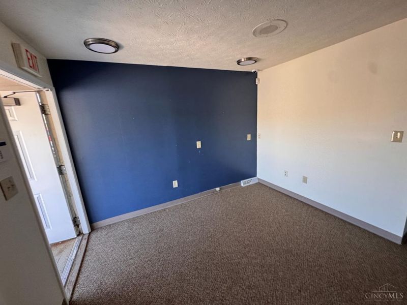 12057 Sheraton Lane, Unit 4, Springdale, OH 45246 Photo 4
