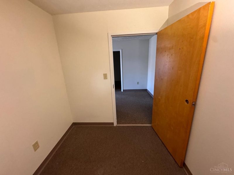 12057 Sheraton Lane, Unit 4, Springdale, OH 45246 Photo 9