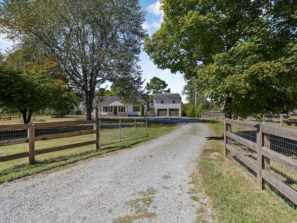 4670 Lunns Store Rd , Chapel Hill, TN 37034