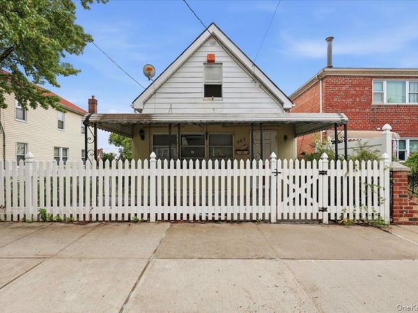 923 Quincy Avenue , Bronx, NY 10465