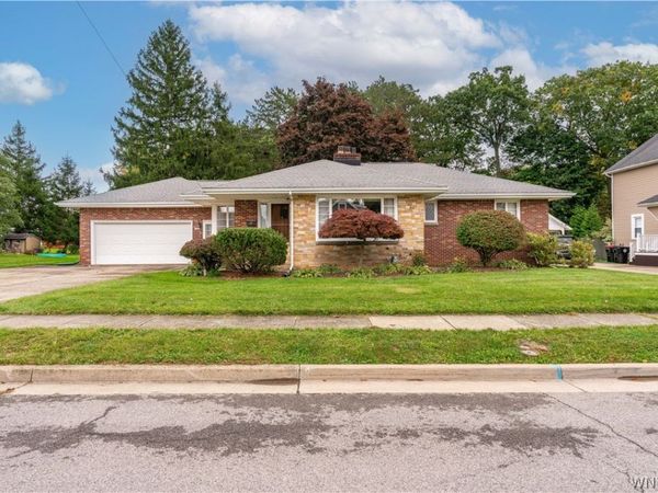 98 Woodlawn Avenue, Lancaster, NY 14086