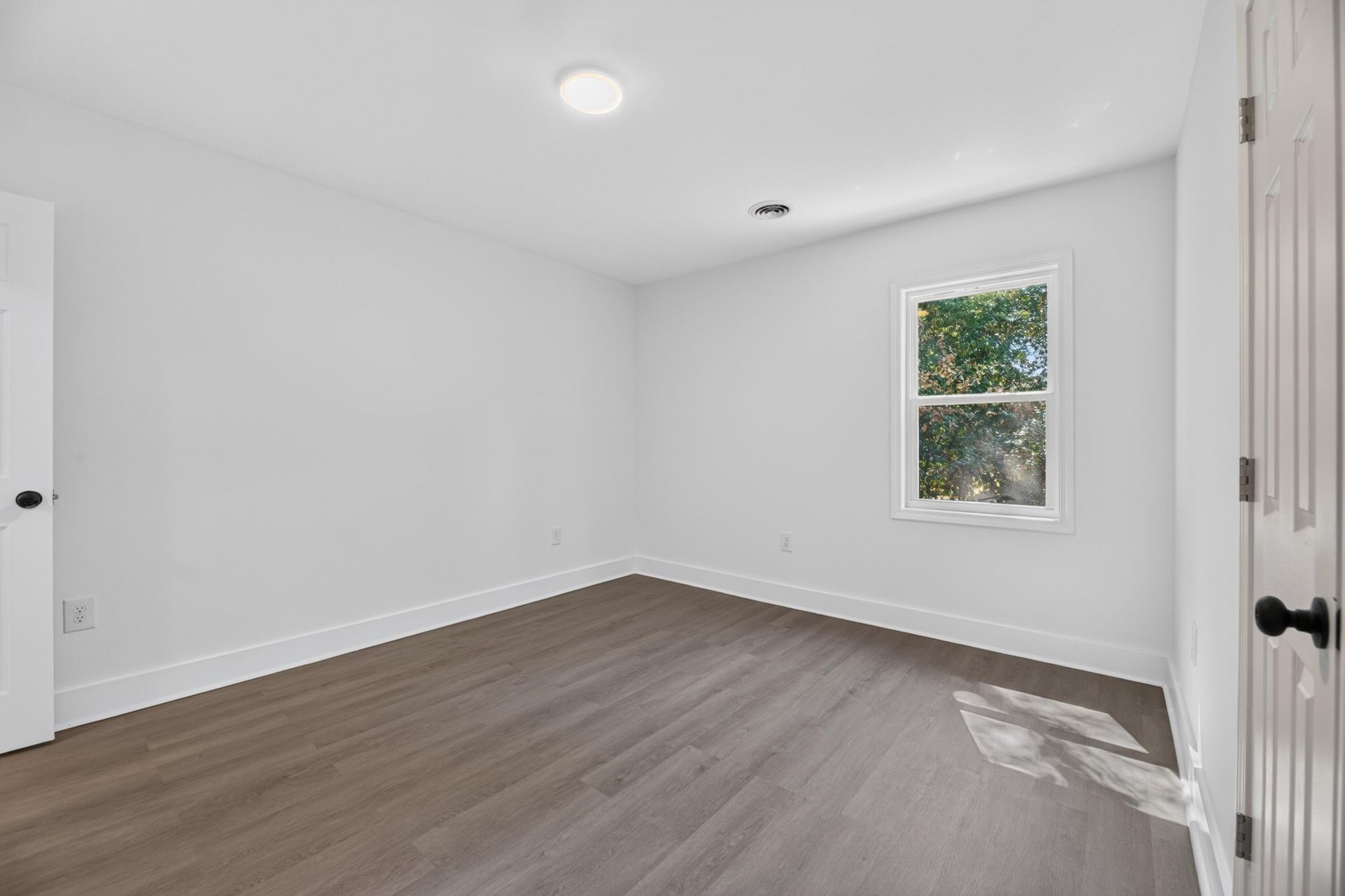 1174 Ellis Photo 11