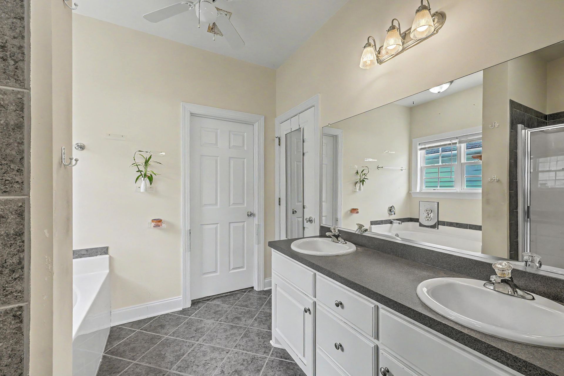 7740 Fayetteville Road Photo 16