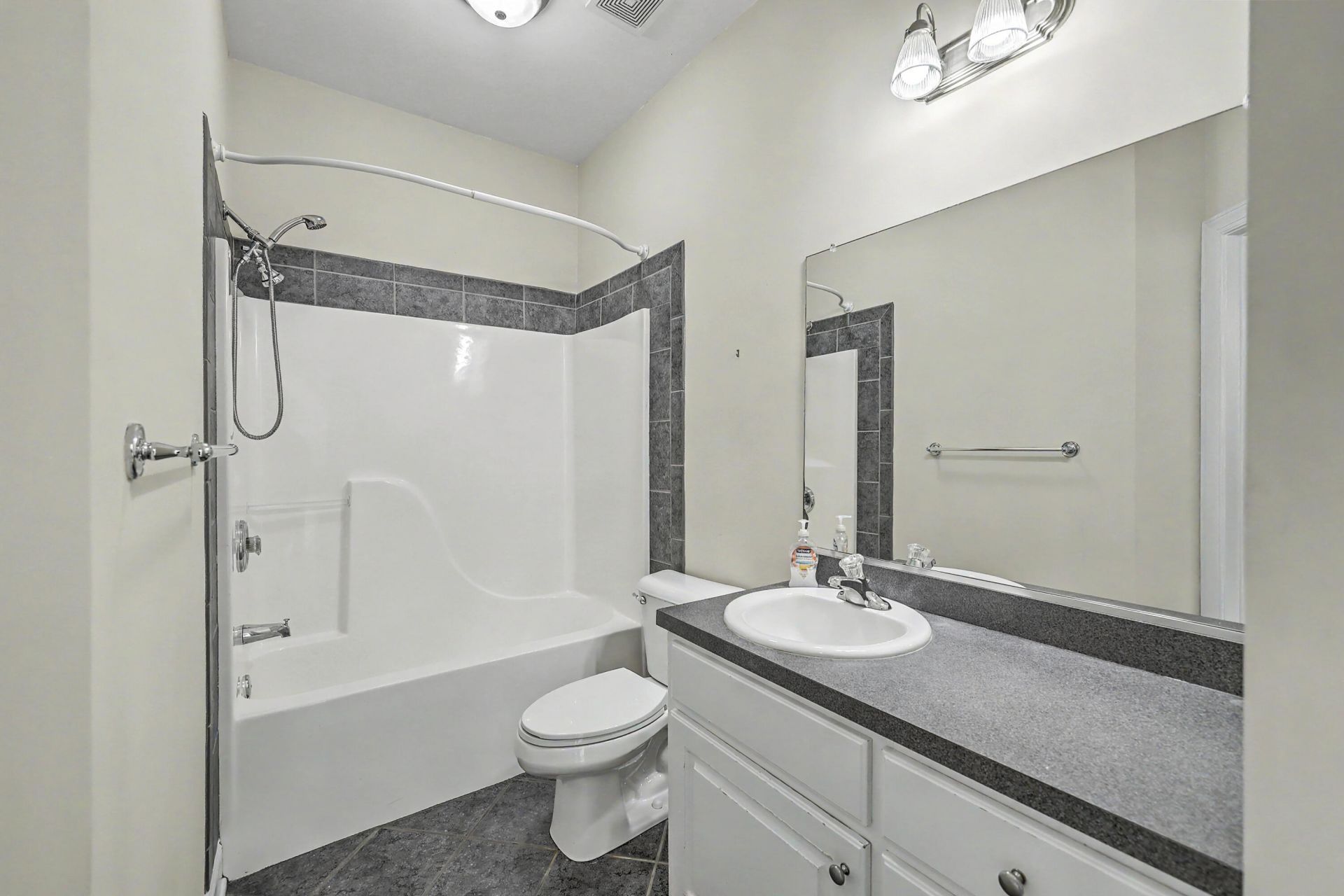 7740 Fayetteville Road Photo 22