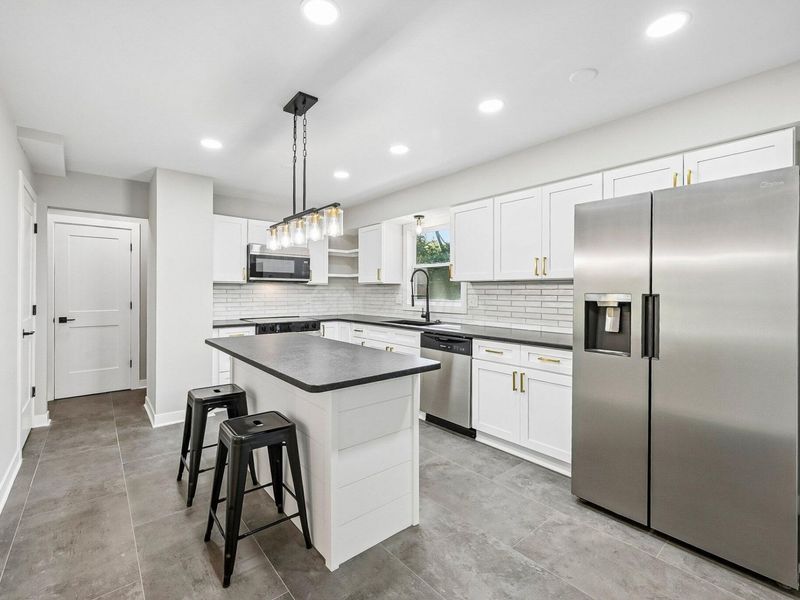 957 Old Farm Road, Columbus, OH 43213 Photo 9