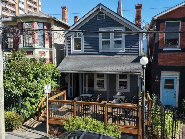 1527 Amelia St , Victoria, BC V8W 2K1