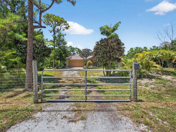 16971 W Mayfair Drive W, The Acreage, FL 33470