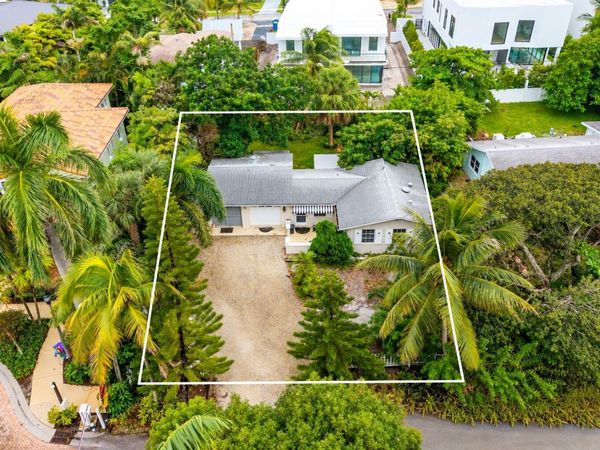 12 EASTVIEW Avenue, Delray Beach, FL 33483