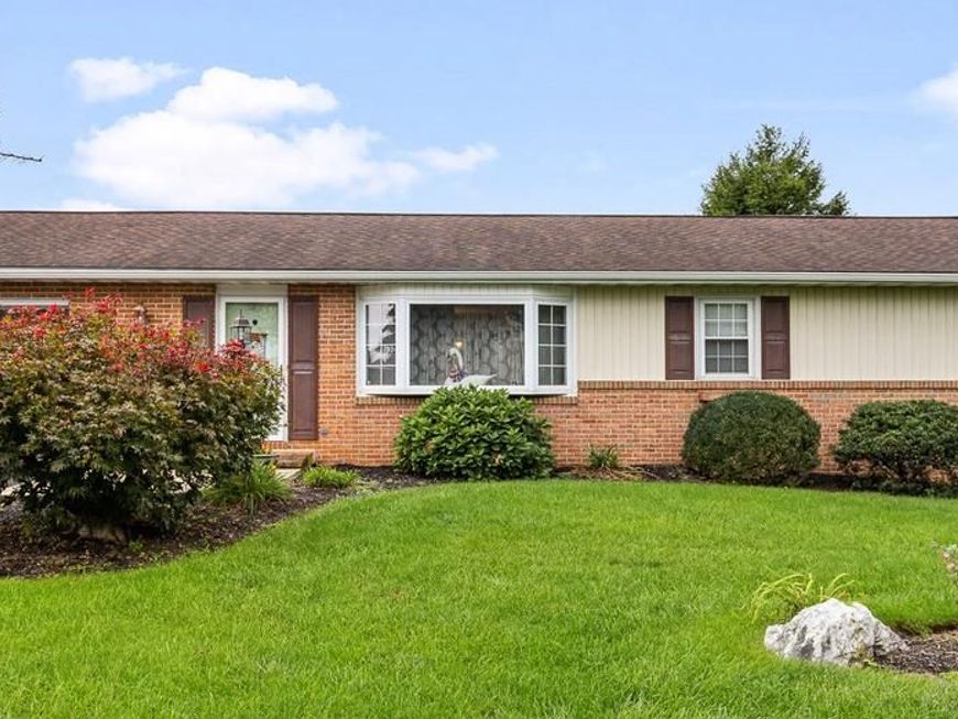 206 Mellinger Circle, Ephrata, PA 17522 Main Photo