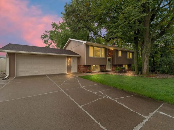 936 Shagbark Drive, Nevada, IA 50201