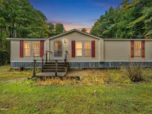 319 W Pownal Road , North Yarmouth, ME 04097