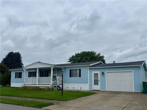 153 Golden Pond, Akron, NY 14001