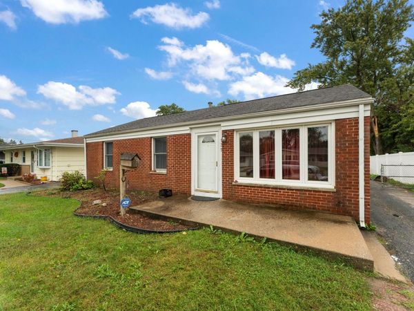 135 Laura Lane, Thornton, IL 60476