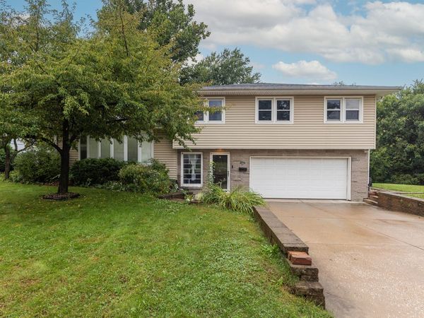 2715 8th Street , East Moline, IL 61244