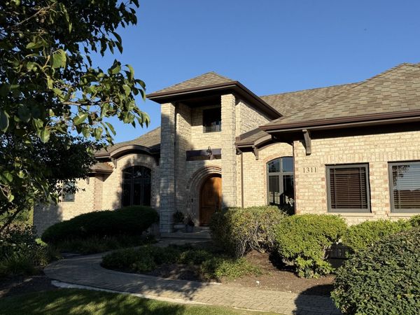1311 E Longwood Drive, Woodstock, IL 60098