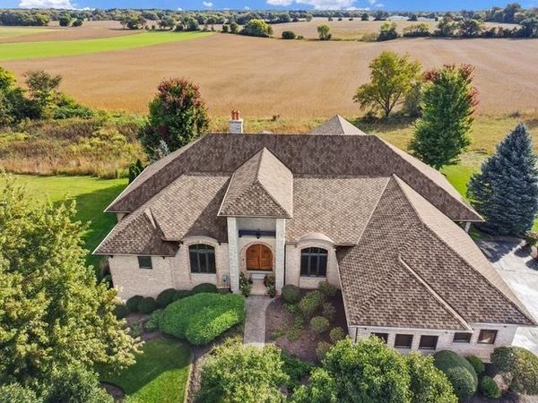1311 E Longwood Drive, Woodstock, IL 60098