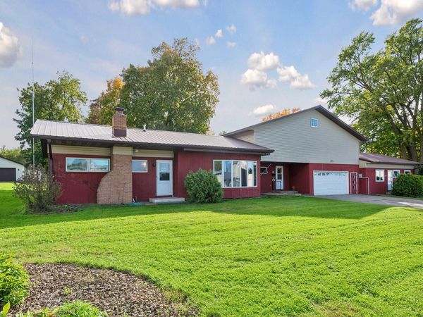 212 2nd Street SW, New Prague, MN 56071