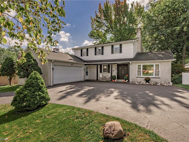 694 Simich Drive, Seven Hills, OH 44131 Photo 1