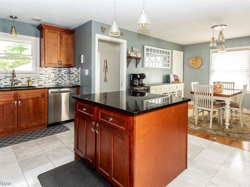 22276 Sandy Lane, Fairview Park, OH 44126 Photo 12