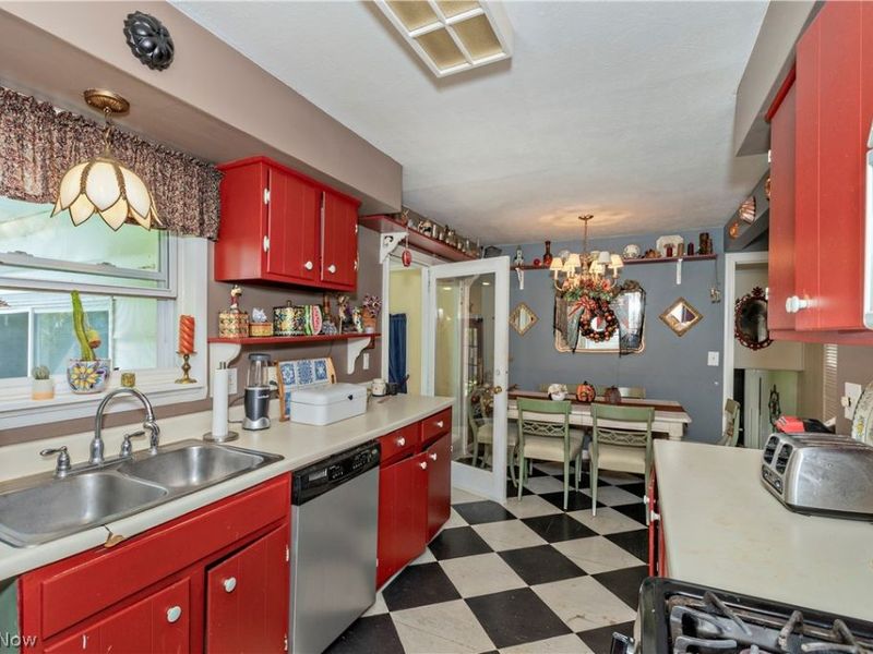 721 E 345th Street, Eastlake, OH 44095 Photo 12