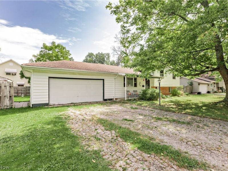 721 E 345th Street, Eastlake, OH 44095 Photo 2