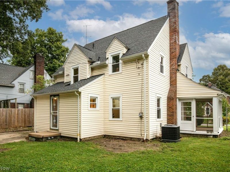 574 Moreley Avenue, Akron, OH 44314 Photo 3