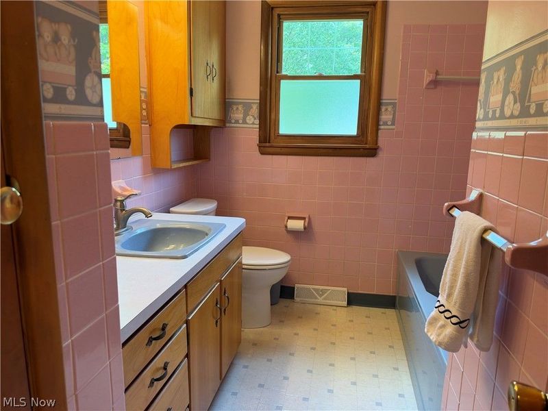 1758 Lancaster Drive, Youngstown, OH 44511 Photo 13
