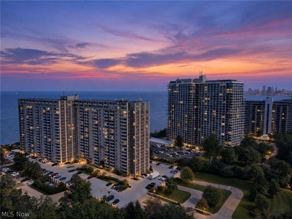 12900 Lake Avenue, Unit 1414, Lakewood, OH 44107