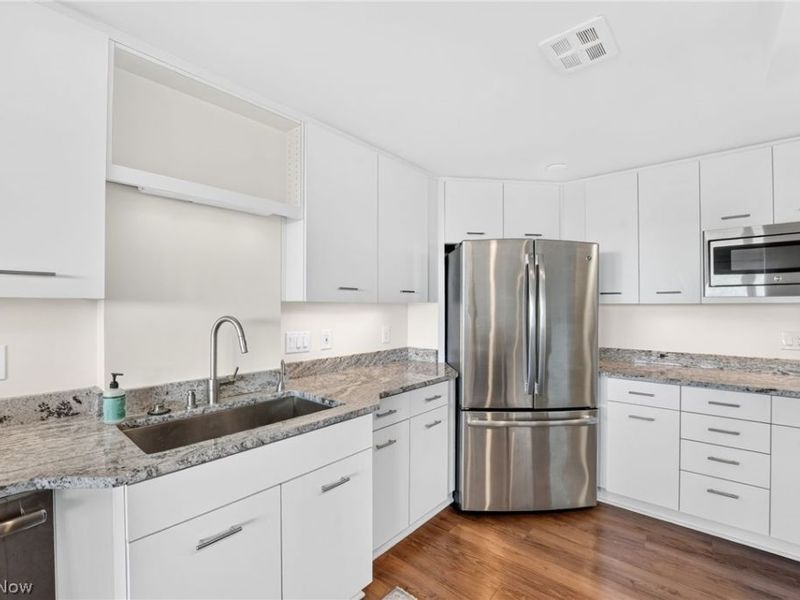 12900 Lake Avenue, Unit 1414, Lakewood, OH 44107 Photo 25
