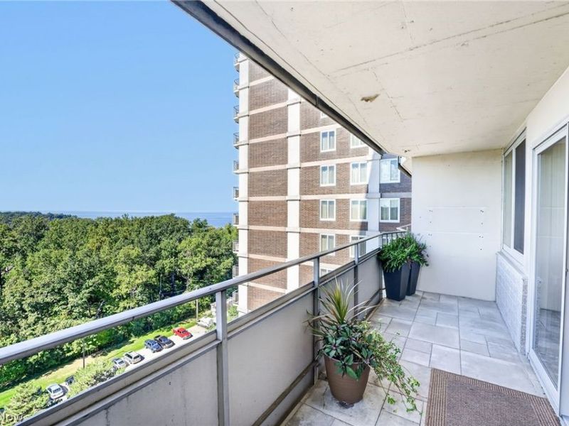12900 Lake Avenue, Unit 1414, Lakewood, OH 44107 Photo 28