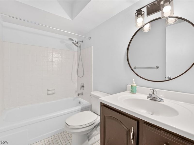 12900 Lake Avenue, Unit 1414, Lakewood, OH 44107 Photo 38