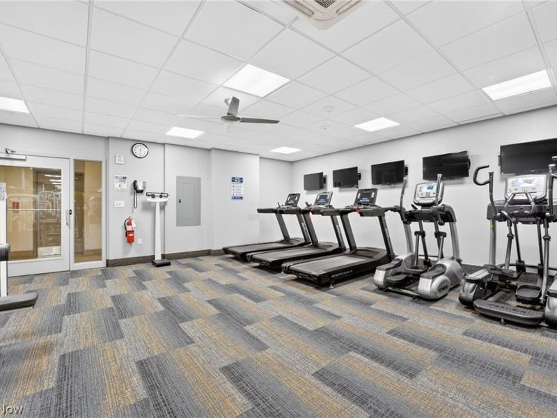 12900 Lake Avenue, Unit 1414, Lakewood, OH 44107 Photo 44