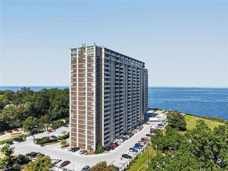 12900 Lake Avenue, Unit 1414, Lakewood, OH 44107 Photo 6