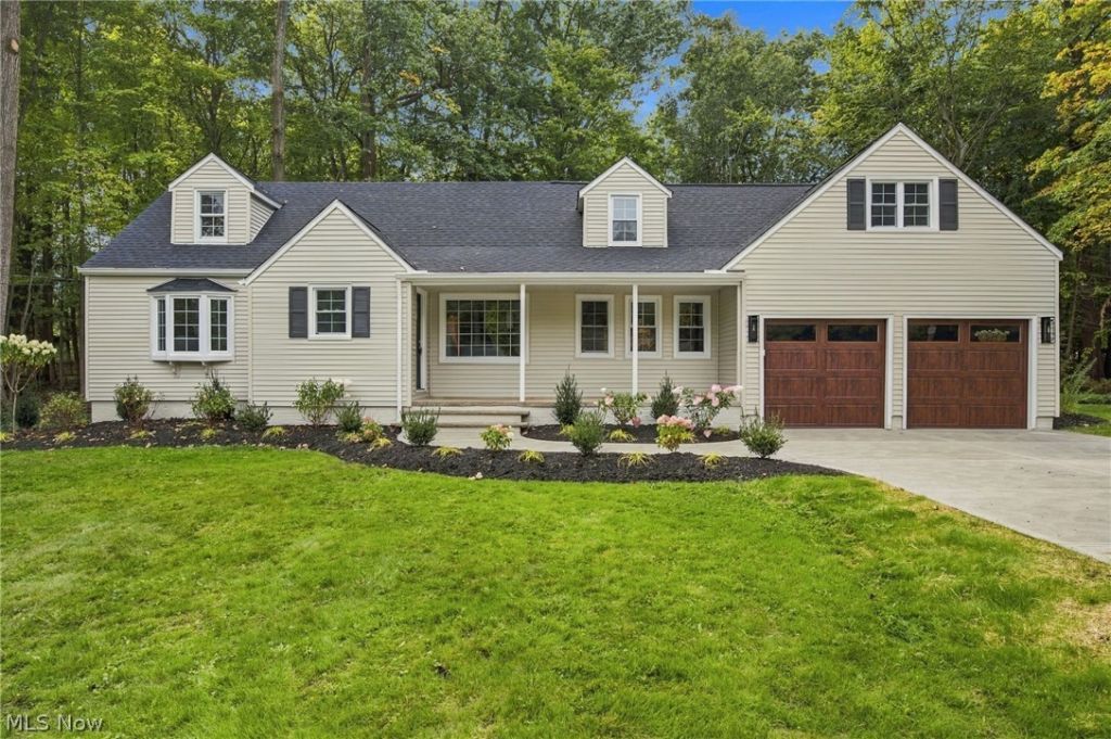 6792 Glenview Street, Mayfield Village, OH 44143 Main Photo
