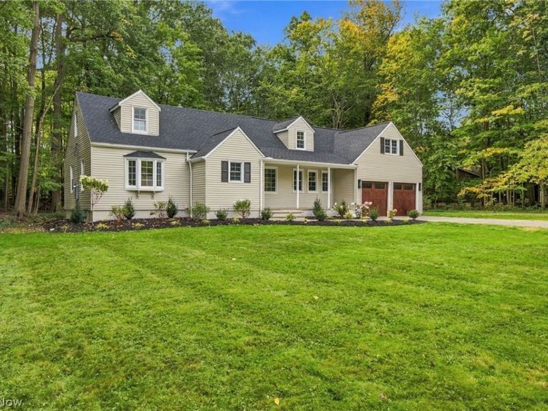 6792 Glenview Street, Mayfield Village, OH 44143 Photo 2