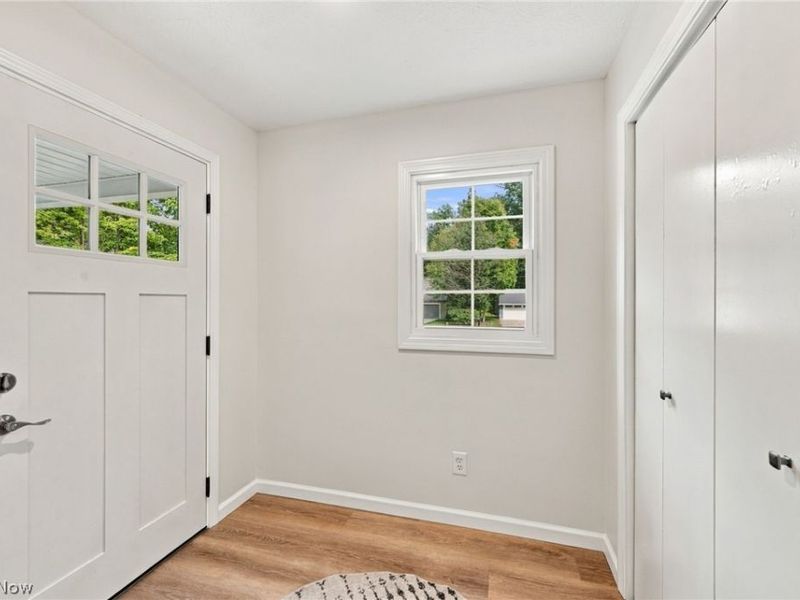 6792 Glenview Street, Mayfield Village, OH 44143 Photo 4