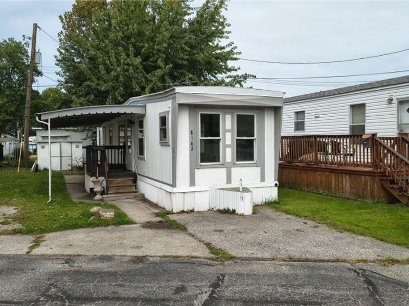 8162 Russell Lane, Cleveland, OH 44144 Photo 2