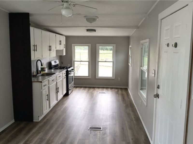 8162 Russell Lane, Cleveland, OH 44144 Photo 5