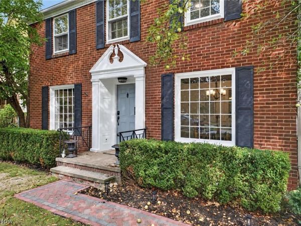 17318 Daleview Drive, Lakewood, OH 44107