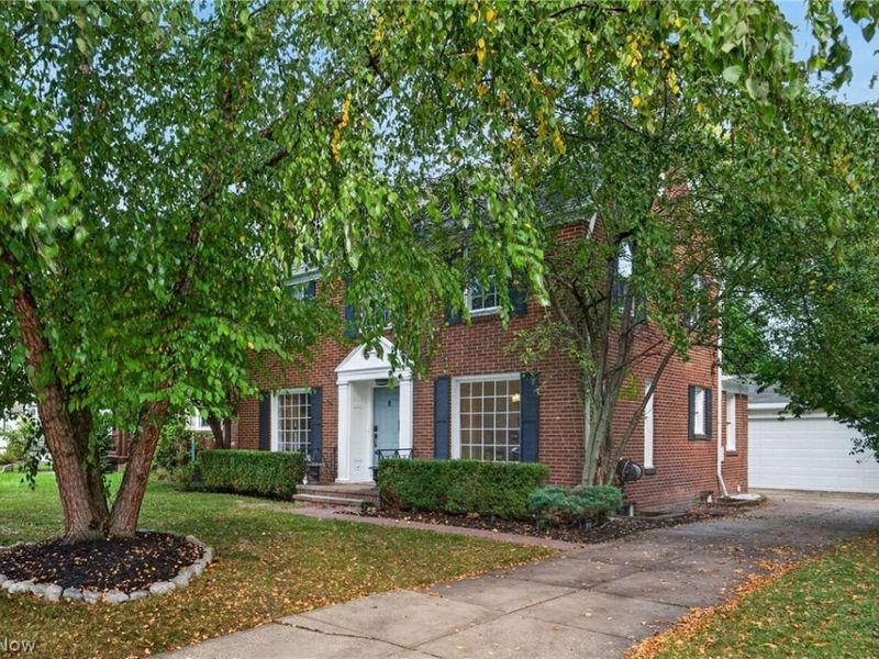 17318 Daleview Drive, Lakewood, OH 44107 Photo 2